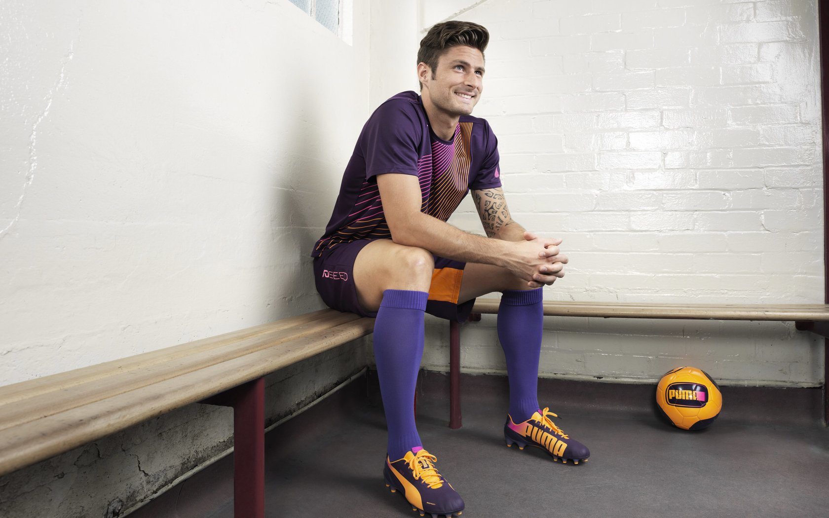 开云体育入口-逆转夜的双重奏，多特蒙德踢开勒沃库森，罗德里在英超敲定冠军基调